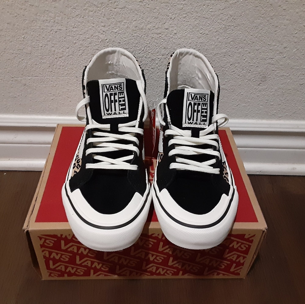 Vans - Picture 3 of 4